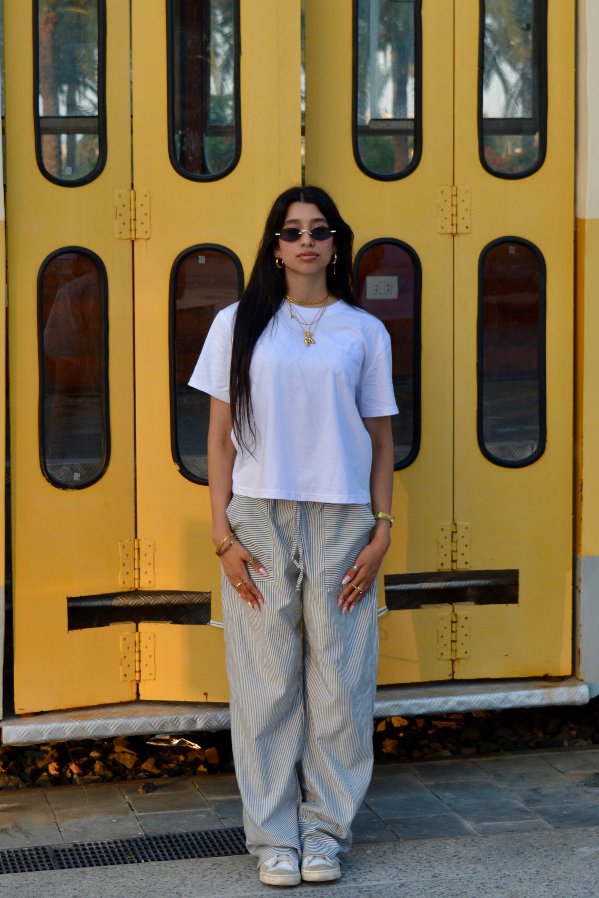 "CHARCOAL-CREAM" Set.